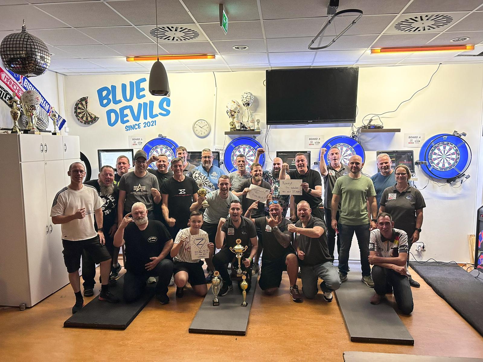 Erfolgreicher Abschluss der Dart-Saison 2023/24: Ronny holt den Titel für die Blue Devils Rüdersdorf